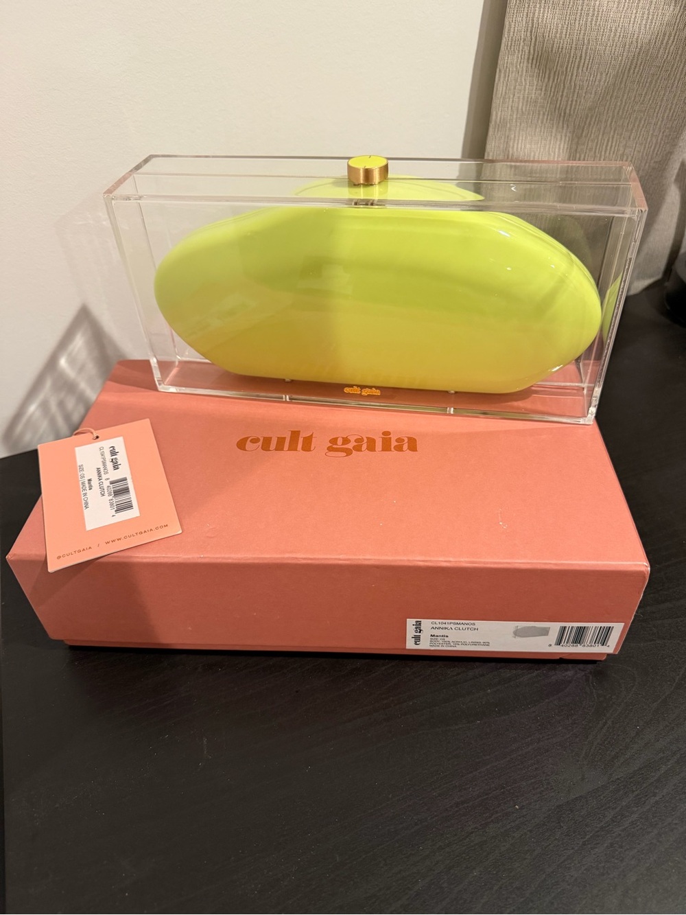 cult gaia neon chartreuse sculptural clutch with gold knob - Picture 3 of 4